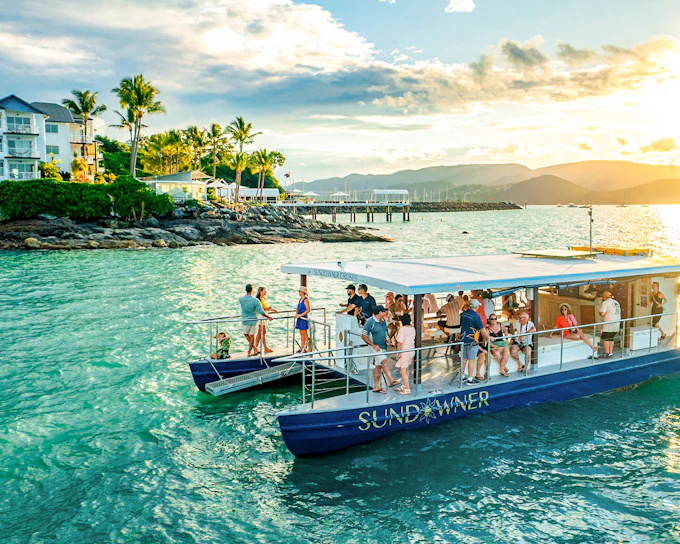 From Airlie Beach: Sundowner Whitsunday Cruise with Sparkling Wine