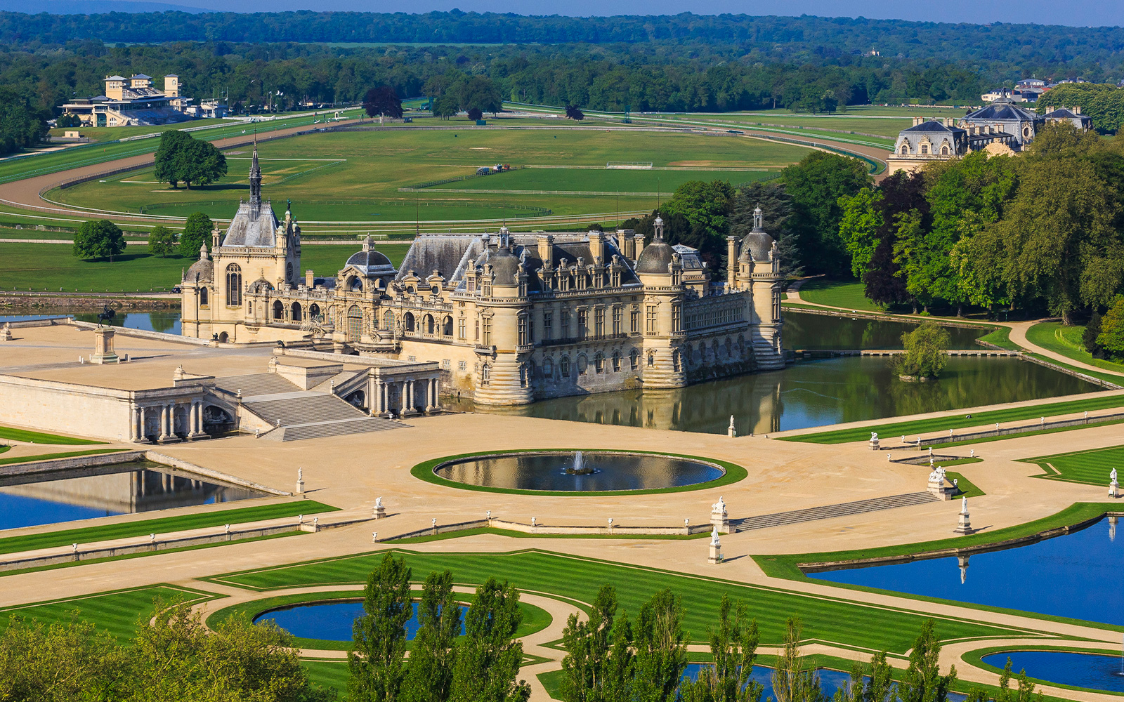 Chateau de Chantilly's elegant and Magnificent proportion