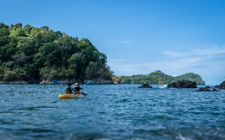 Manuel Antonio Ocean Kayaking and Snorkeling Tour with Hotel Transfers, Lunch or Dinner, and Bilingual Guide