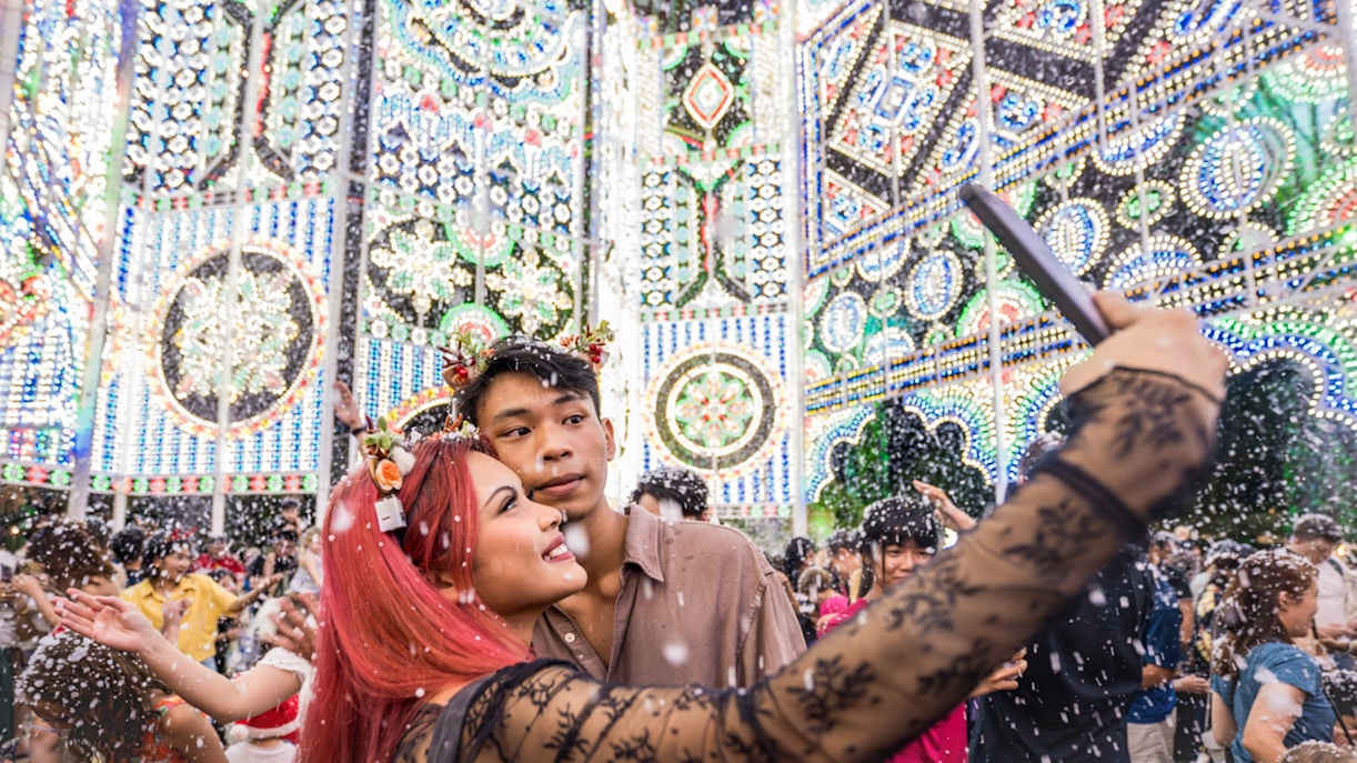 GBB Cloud Forest and Supertree Grove lit up during Christmas Wonderland in Singapore.