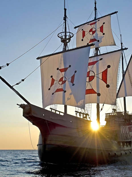 Karaka ship sailing at sunset on Dubrovnik's Elaphiti Islands tour.