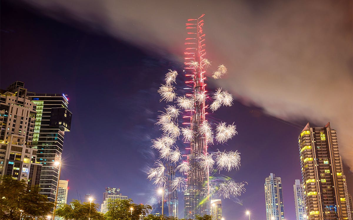 new year’s eve dinner & house beverages at sky views with burj khalifa fireworks-2 new year’s eve dinner & house beverages at sky views with burj khalifa fireworks-2