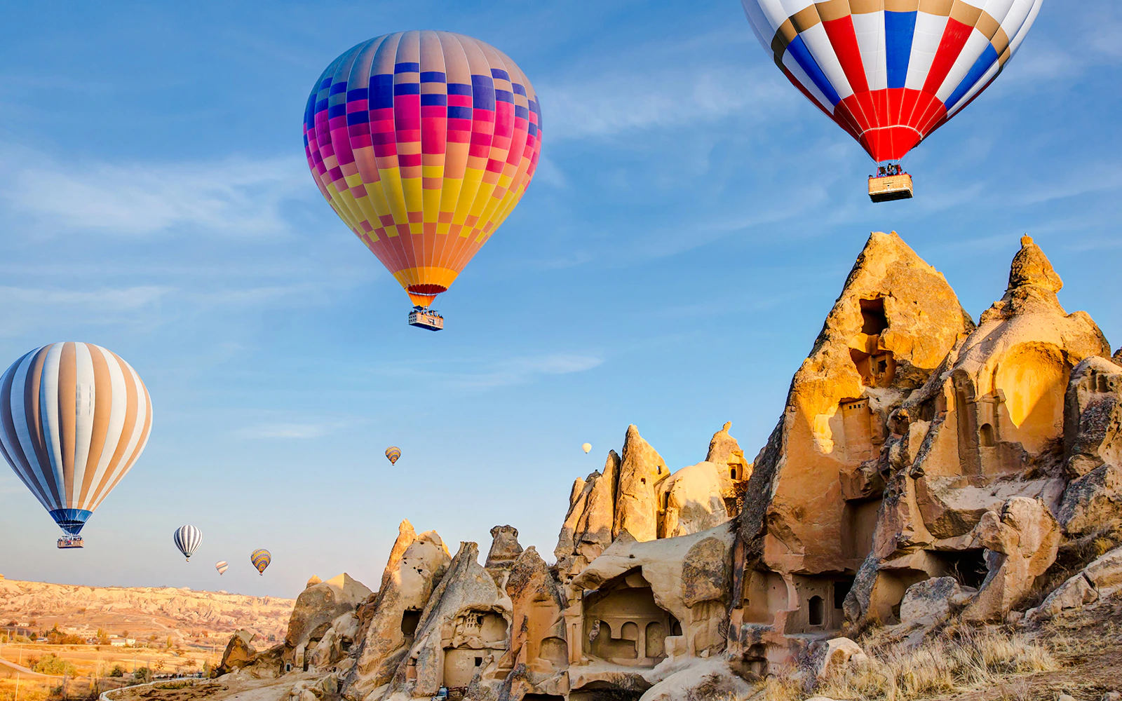 Cappadocia Sunrise Hot Air Balloon Flight over Göreme Valley Image 3