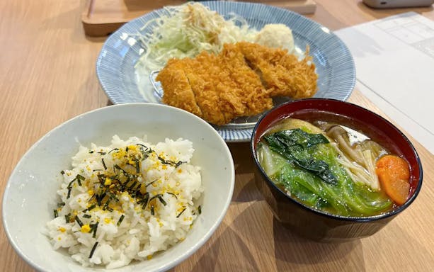 Chanko Nabe lunch with rice and fried cutlet in Tokyo.