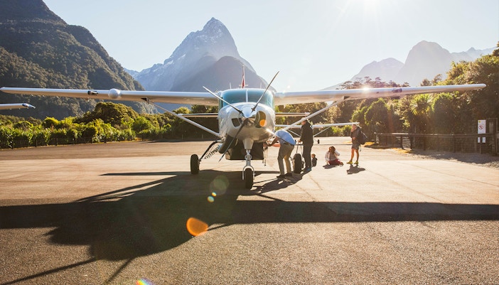 Flight to Milford Sound with Cruise from Queenstown