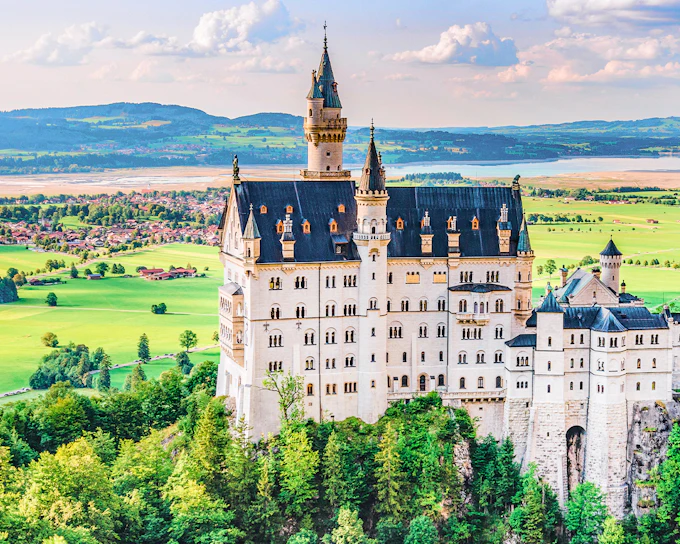 From Hohenschwangau: Neuschwanstein Castle Skip-the-Line Ticket with Guided Tour