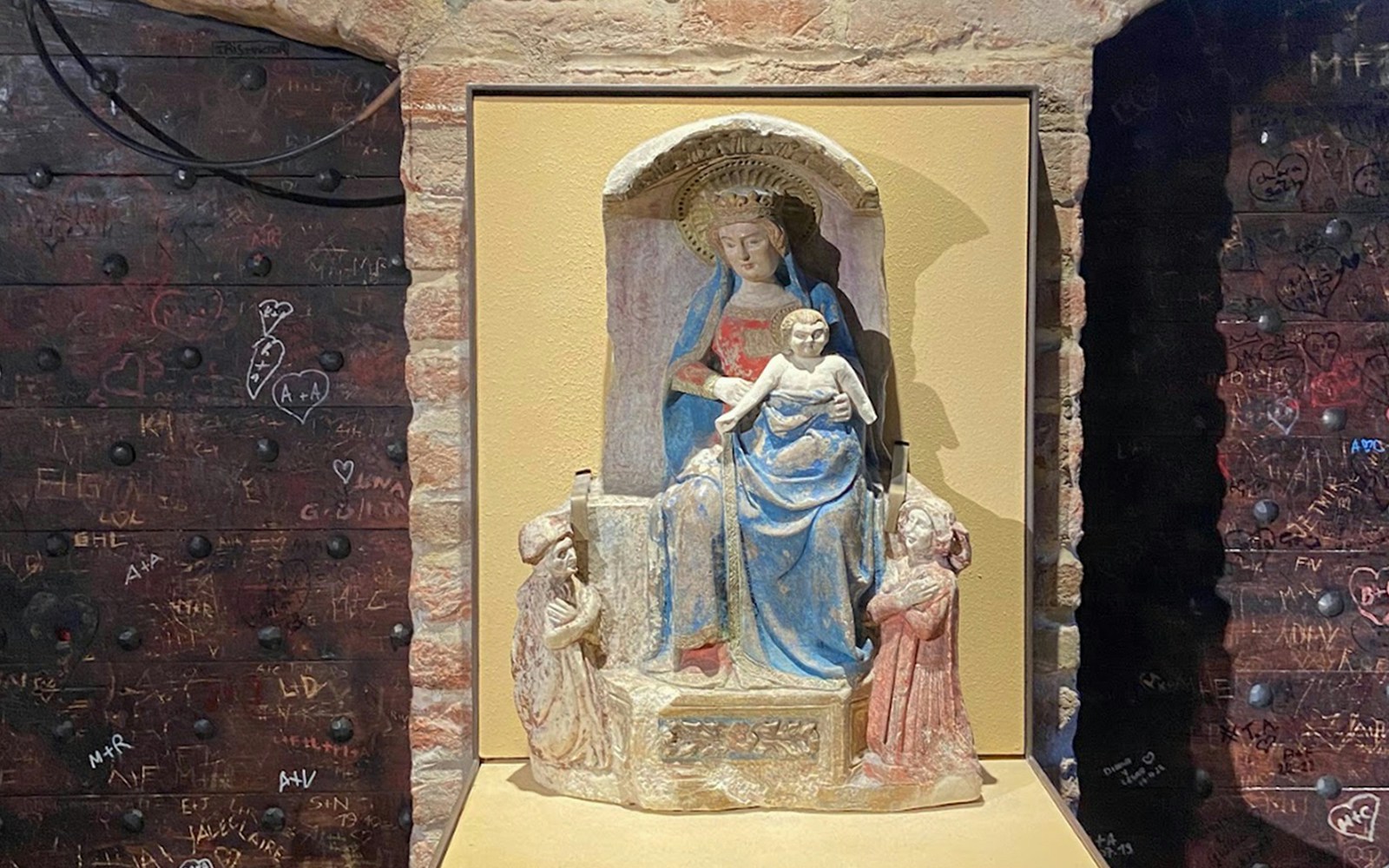 Madonna and Child statue at Juliet’s House, Verona.