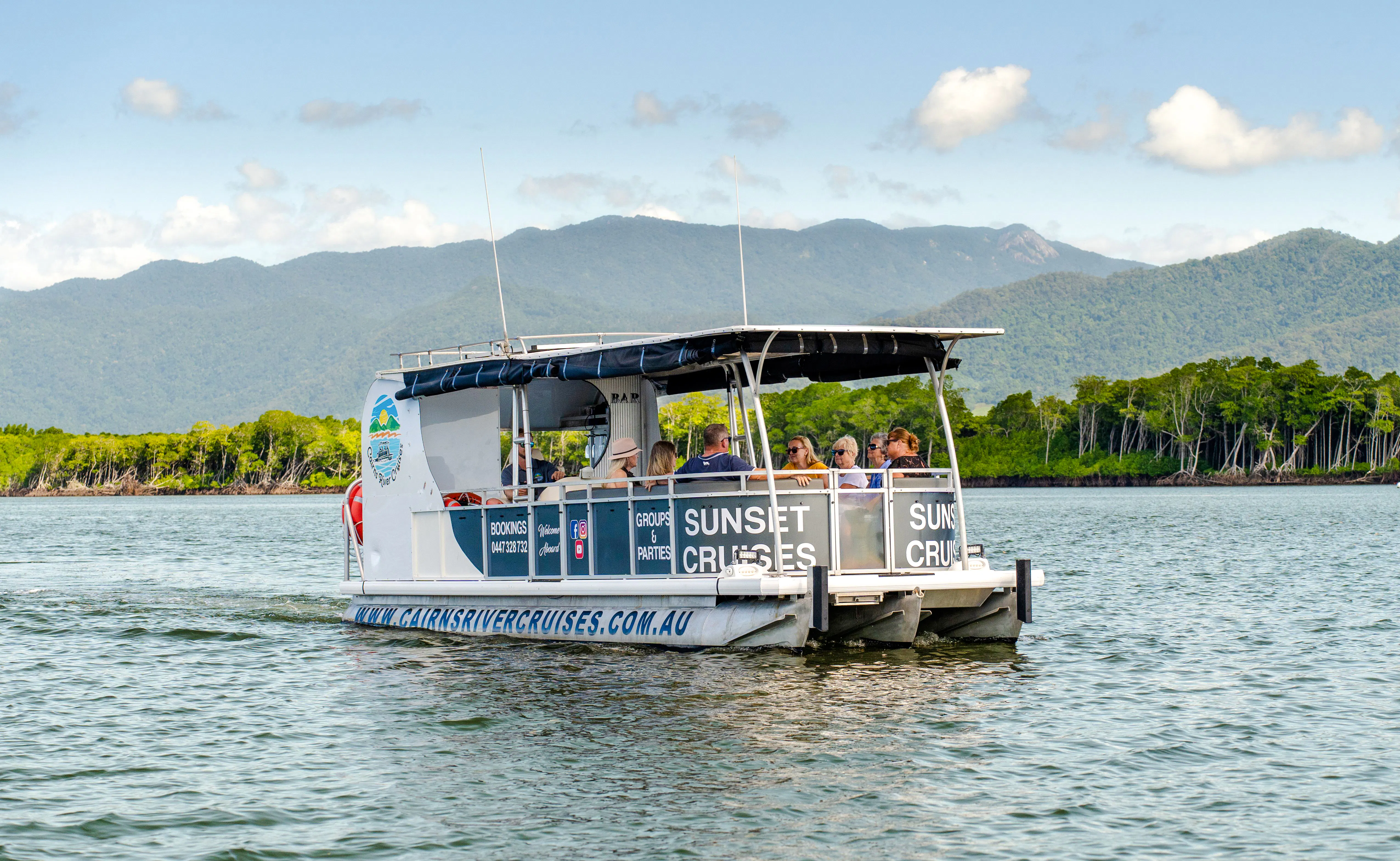 sightseeingcruise med båt i trinity inlet, cairns-7