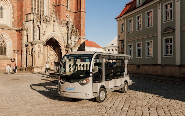 Private guided tour by an electric car in Wroclaw