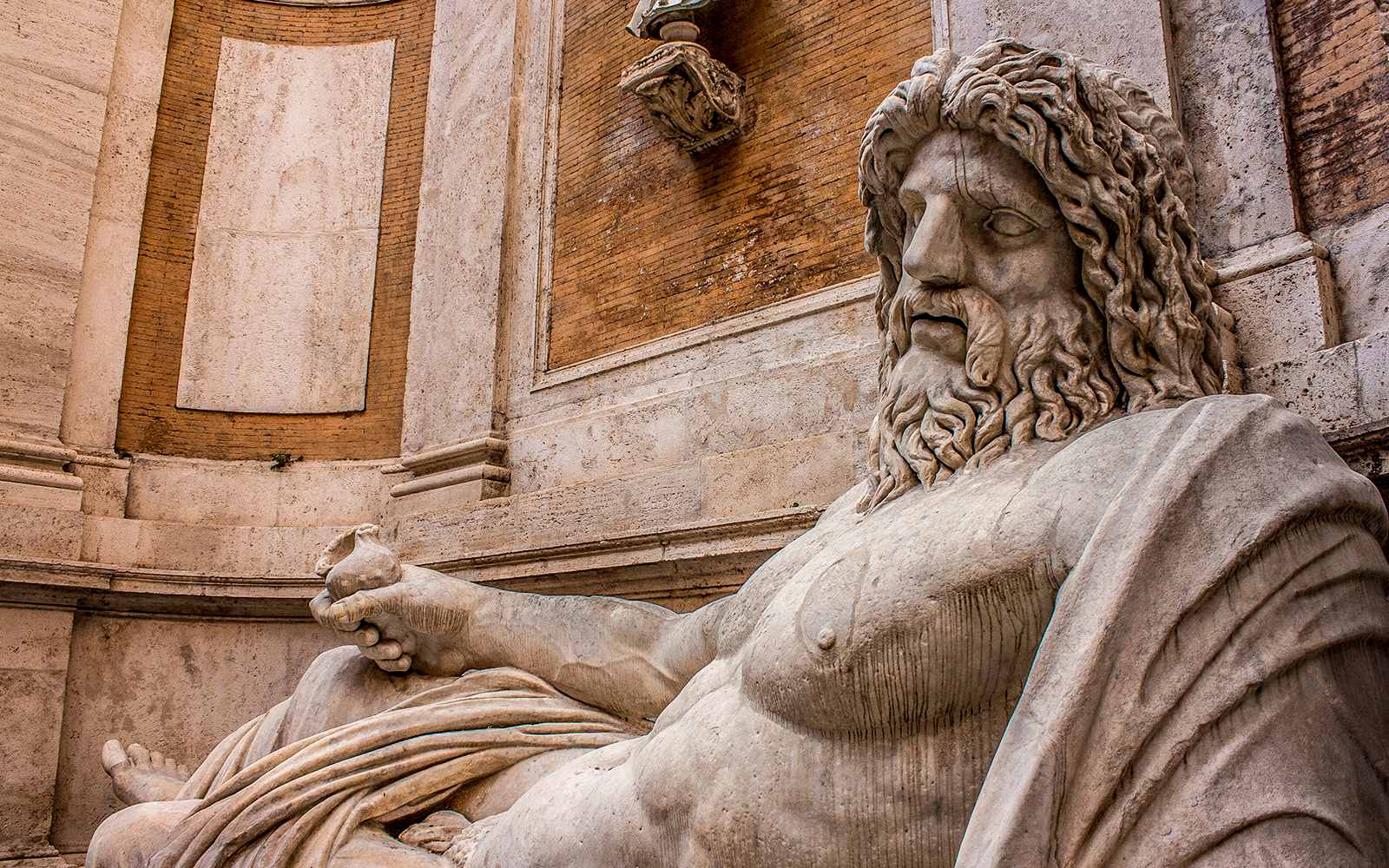 rome pantheon - Statue of Jupiter