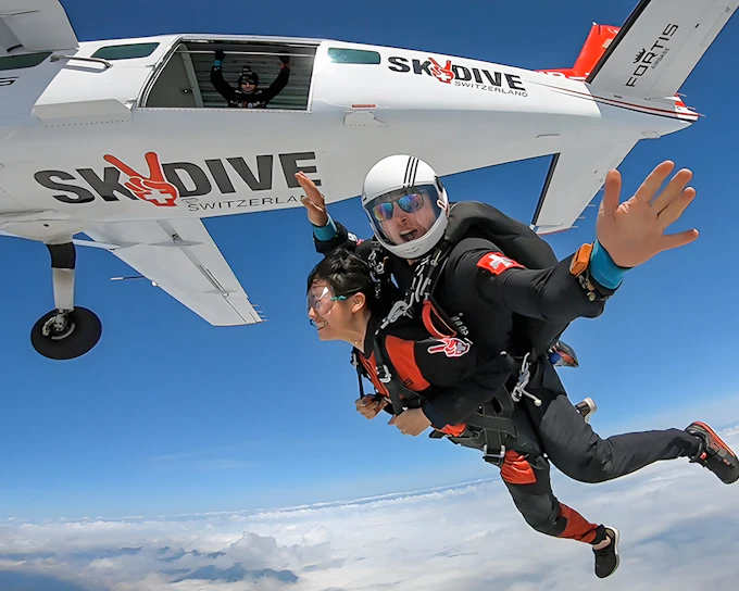 Skydive Switzerland Tickets: Tandem Skydive from 13,000 Ft