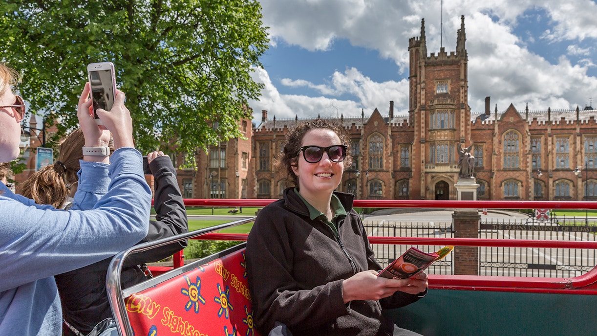 bus turistico belfast