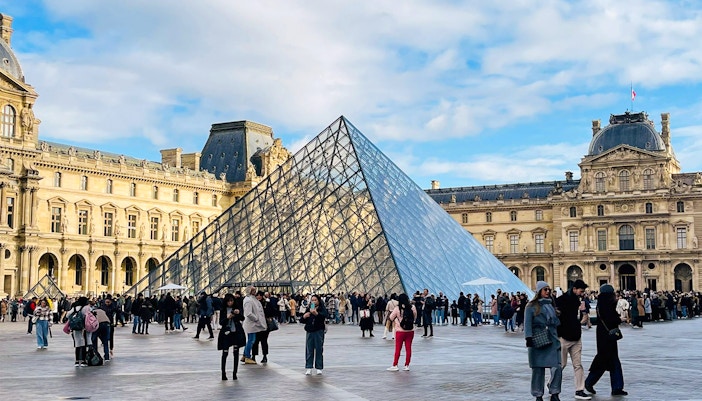 Mejor época para viajar a París - Museo del Louvre