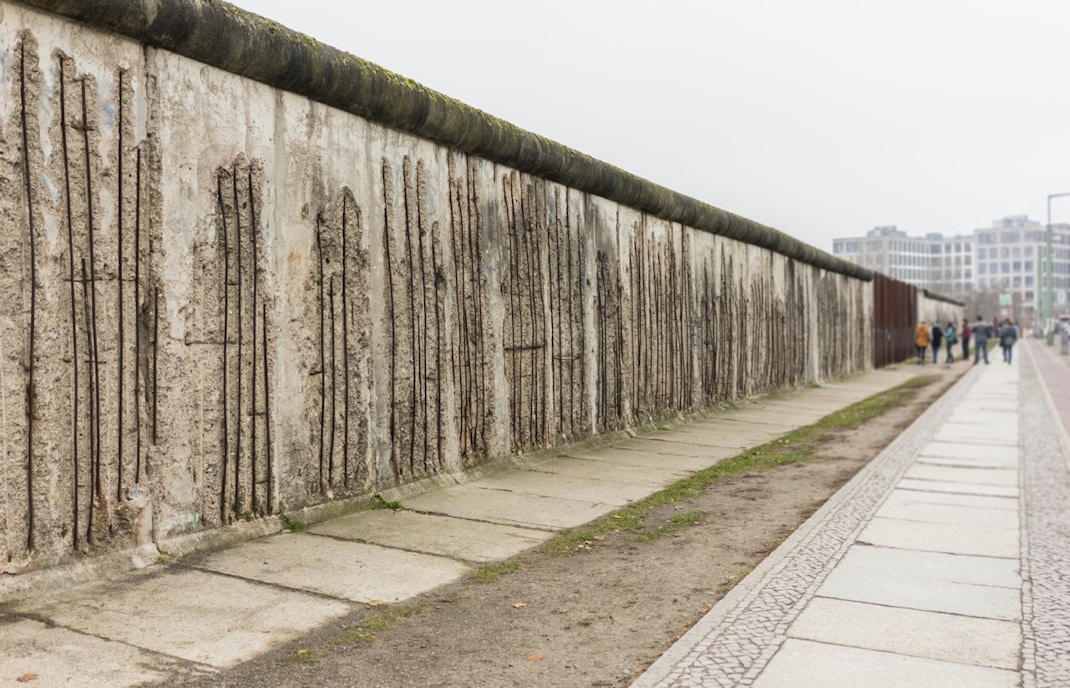 Berlin Wall Construction
