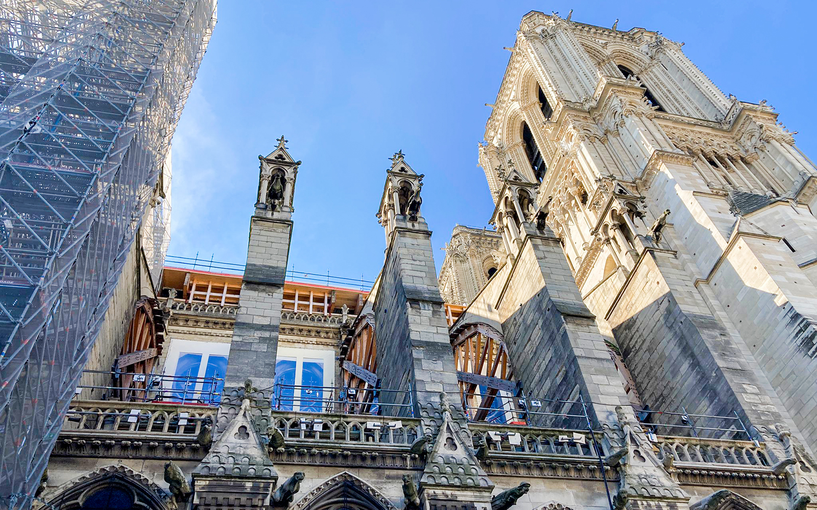 cathedral's crypt & notre dame outdoor guided tour-2