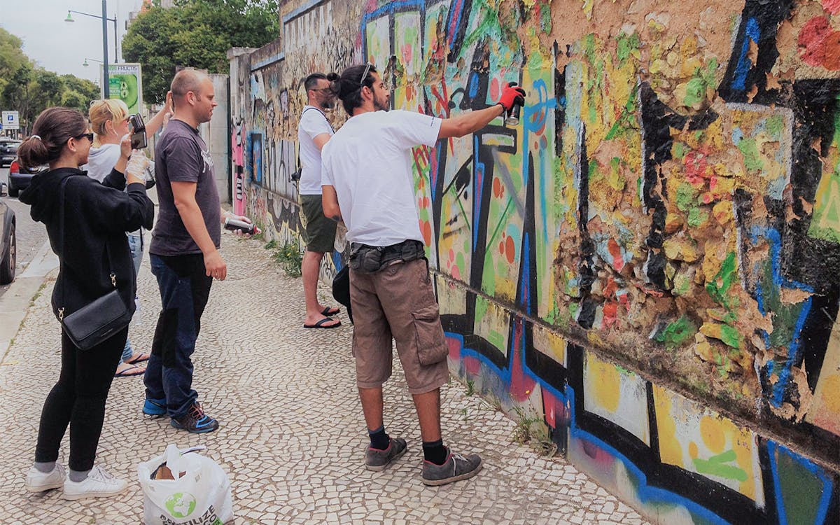 guided tour of street art in lisbon-6 guided tour of street art in lisbon-6