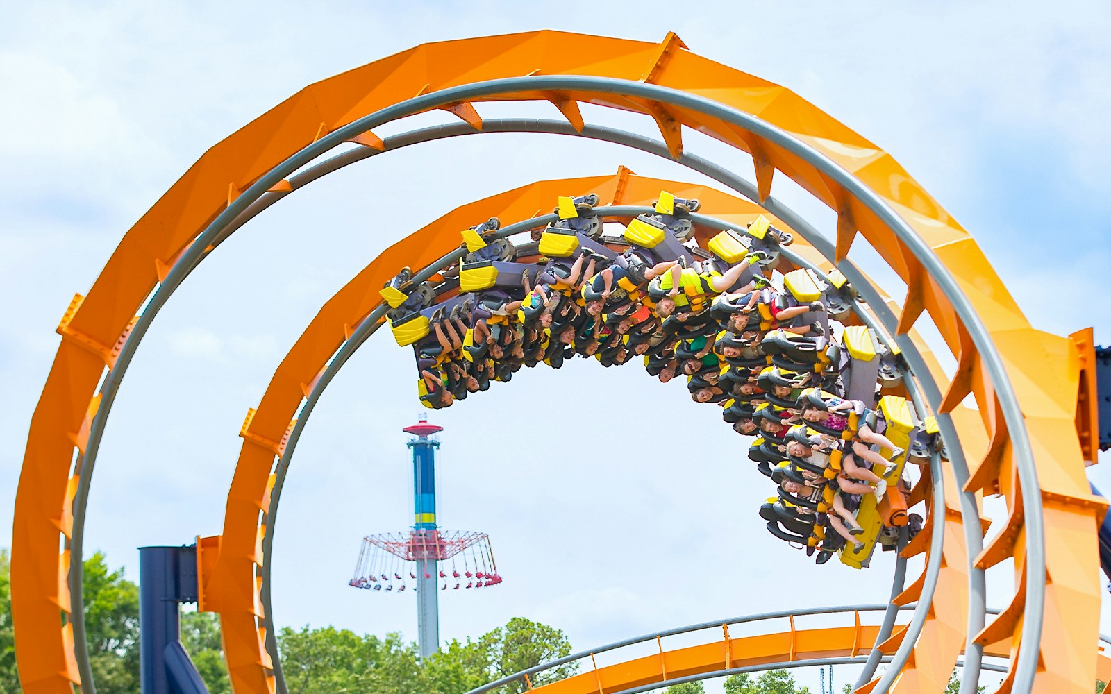 Roller coaster loop at Six Flags King's Dominion, Dominator ride.