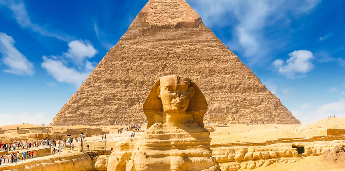 Sphinx and Pyramid of Giza in Cairo, Egypt.