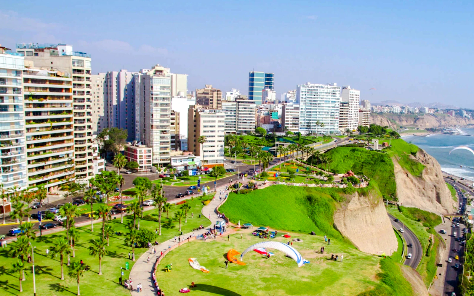 Lima City Tour: Historic Center, Miraflores, Love Park & San Francisco Catacombs Image 5