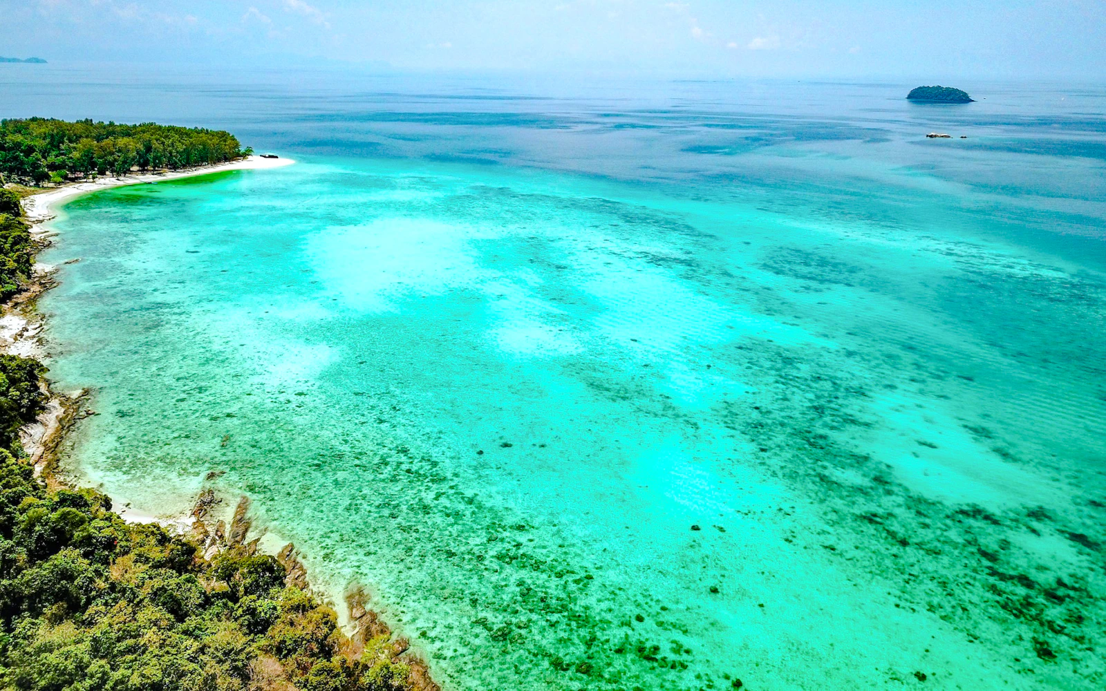 Koh Lipe Private Longtail Boat Island-Hopping and Snorkeling Tour Image 2