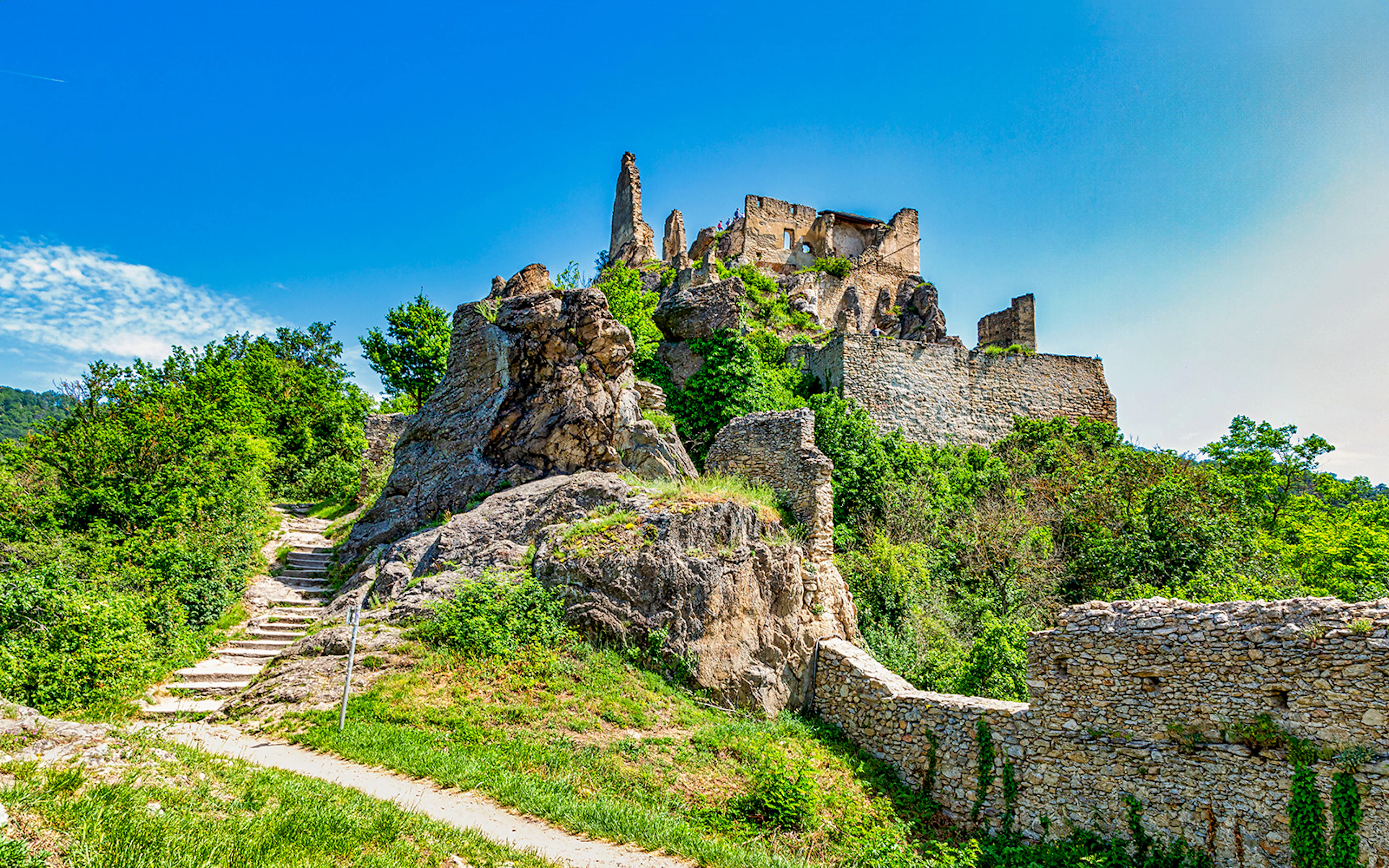 Exterior view of the Durnstein ruins