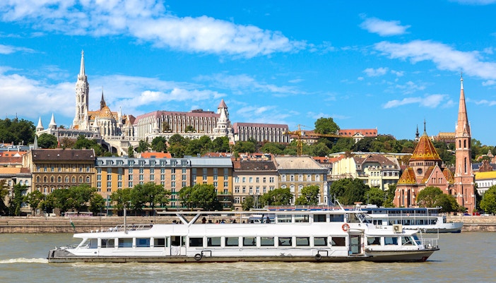 Why choose Budapest hop-on-hop-off tours?