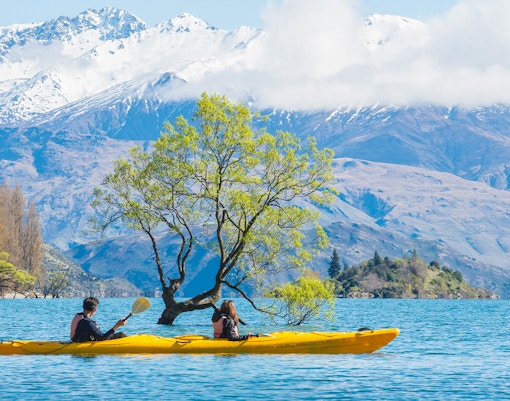 Kayaking in Wanaka lake
