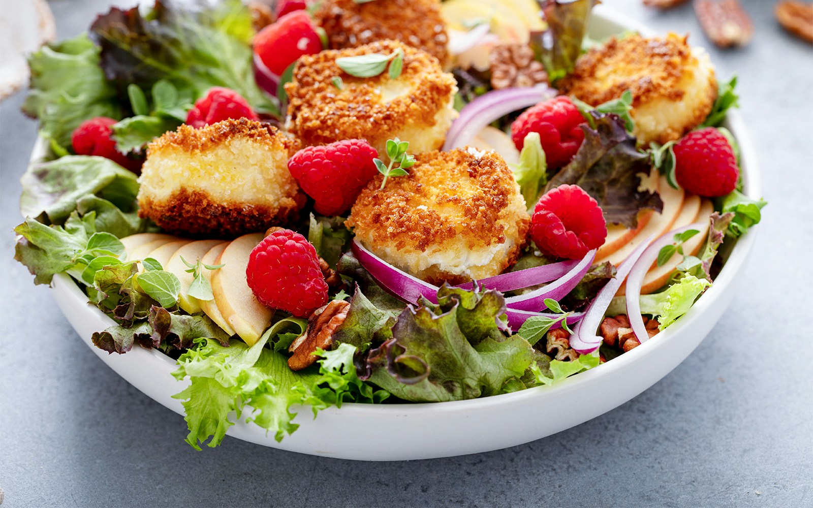 peach burrata salad