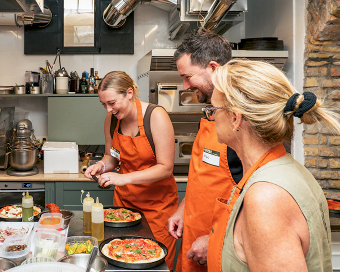 Rome Cooking Class: Pizza & Gelato with Unlimited Drinks
