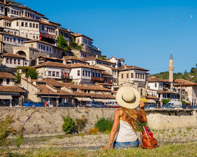 From Tirana: Berat City & Belshi Lake Day Trip with Wine Tasting
