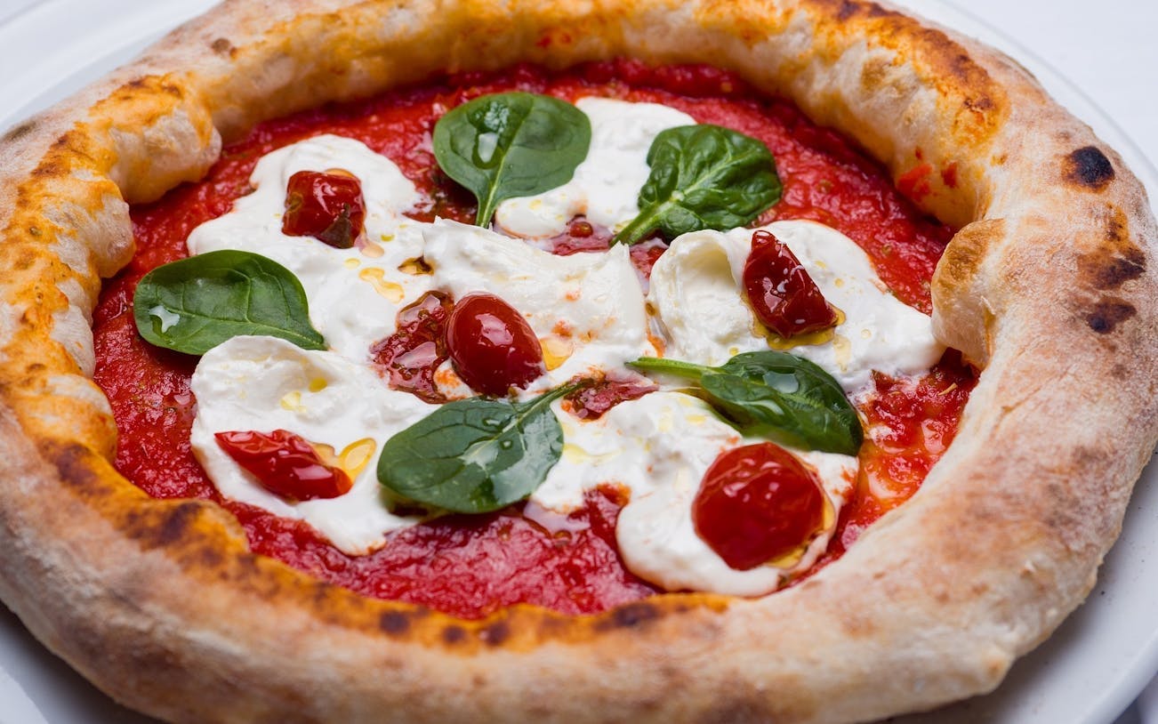 pizzabackkurs in taormina mit verkostung sizilianischer käsesorten und weinprobe-1