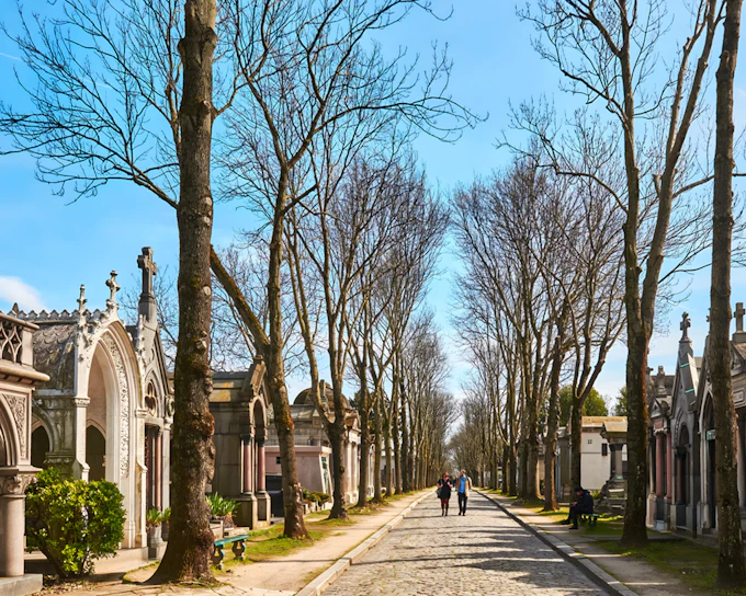 Père Lachaise Cemetery Audio Guide Tour of Famous Graves
