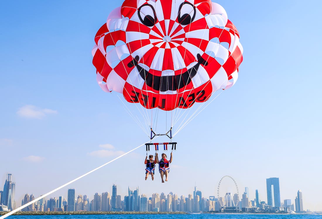 Parasailing in Dubai