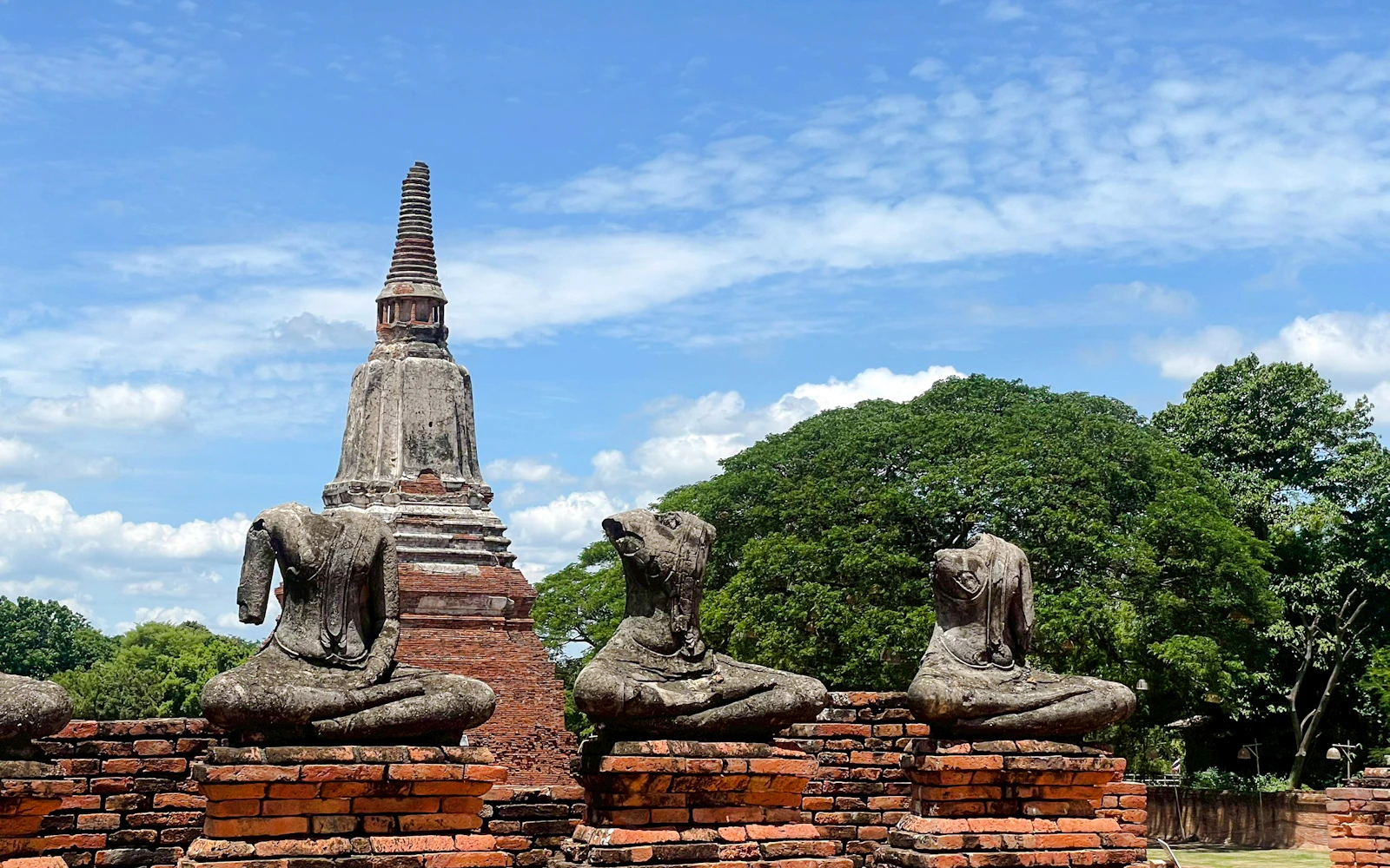 From Bangkok: Ayutthaya Historical Park Day Trip with German-Speaking Guide Image 2