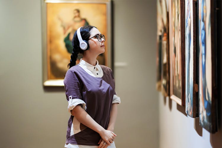 visitor at Picasso museum