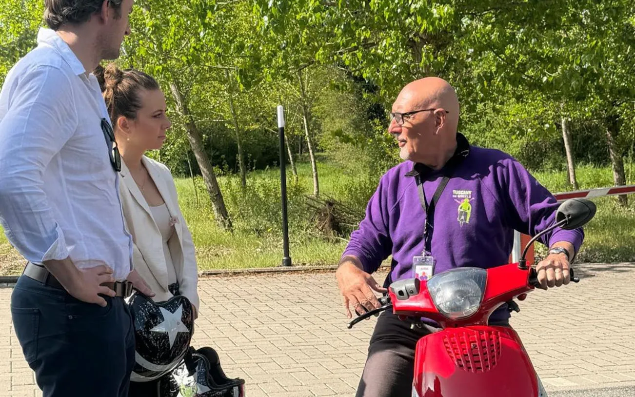 ab florenz: vespa-tour durch die toskana in kleingruppe mit mittagessen und wein-6