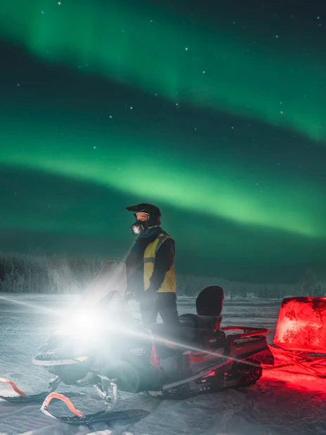 hunting northern lights with sleigh ride-6