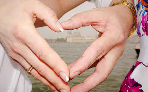 vídeo de pedido de casamento surpresa em veneza com ajuda no planejamento-1