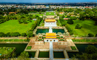hue imperial city & an dinh palace private guided tour with sweet soup desserts-1