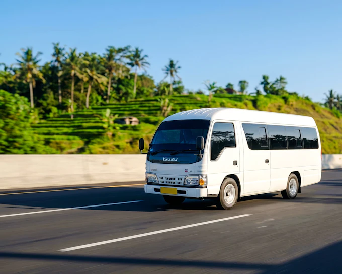 12 Seater Car (Upto 11 pax + 1 driver)