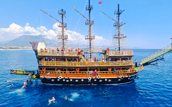 alanya pirate boat tour with lunch and unlimited soft drinks, foam party and round-trip hotel transfers-4