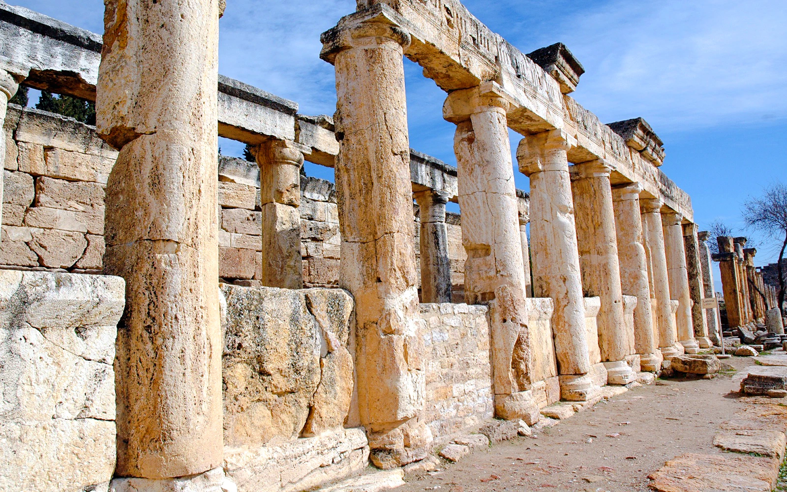 Pamukkale & Hierapolis Small-Group Guided Day Trip with Hotel Transfers and Lunch