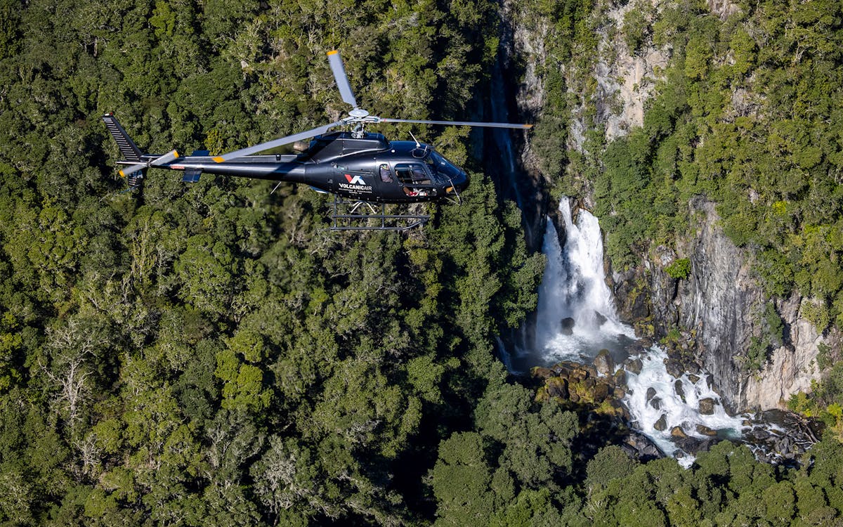guided tour of mount tarawera by helicopter with volcanic summit walk-8 guided tour of mount tarawera by helicopter with volcanic summit walk-8