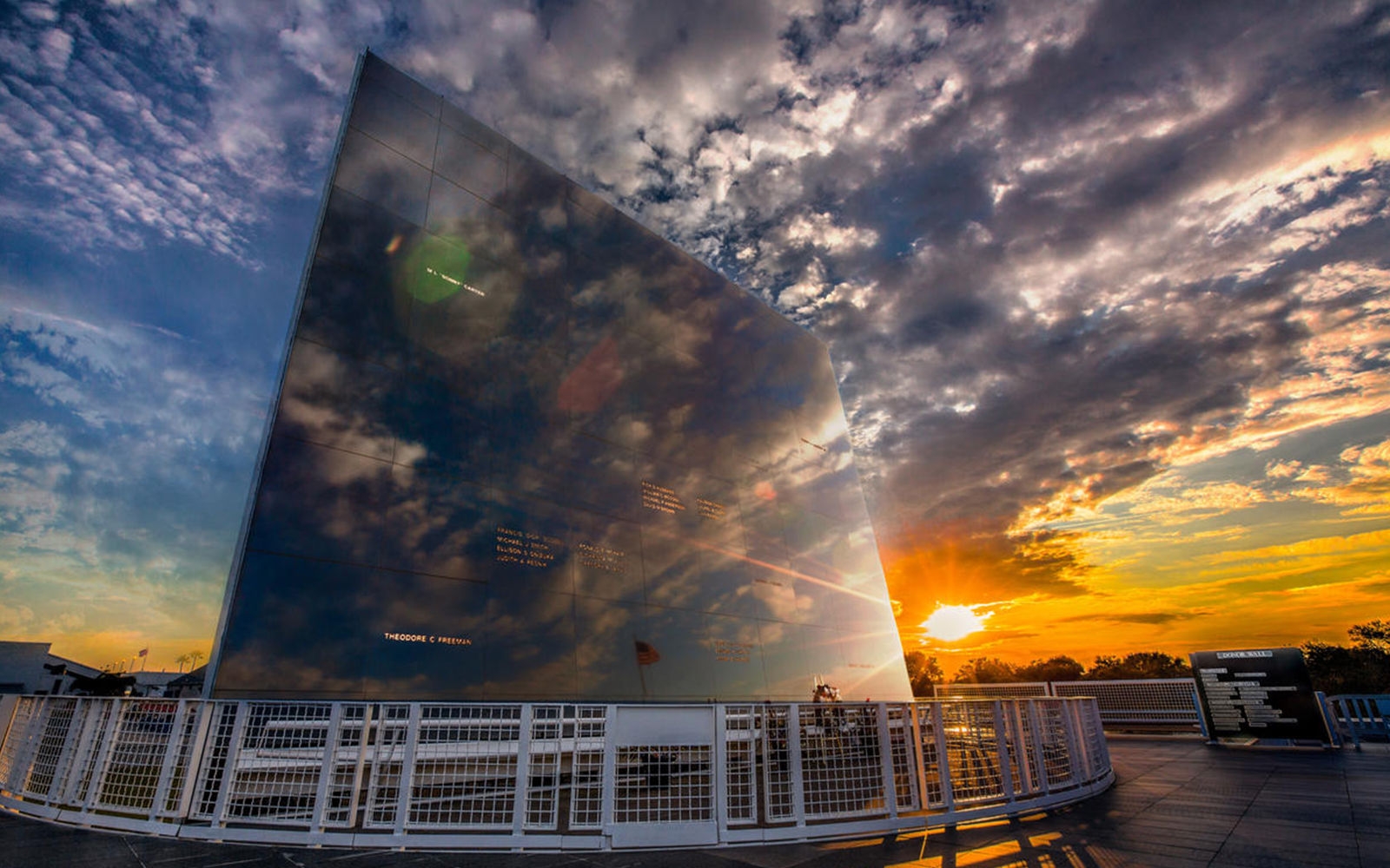 Space Mirror Memorial