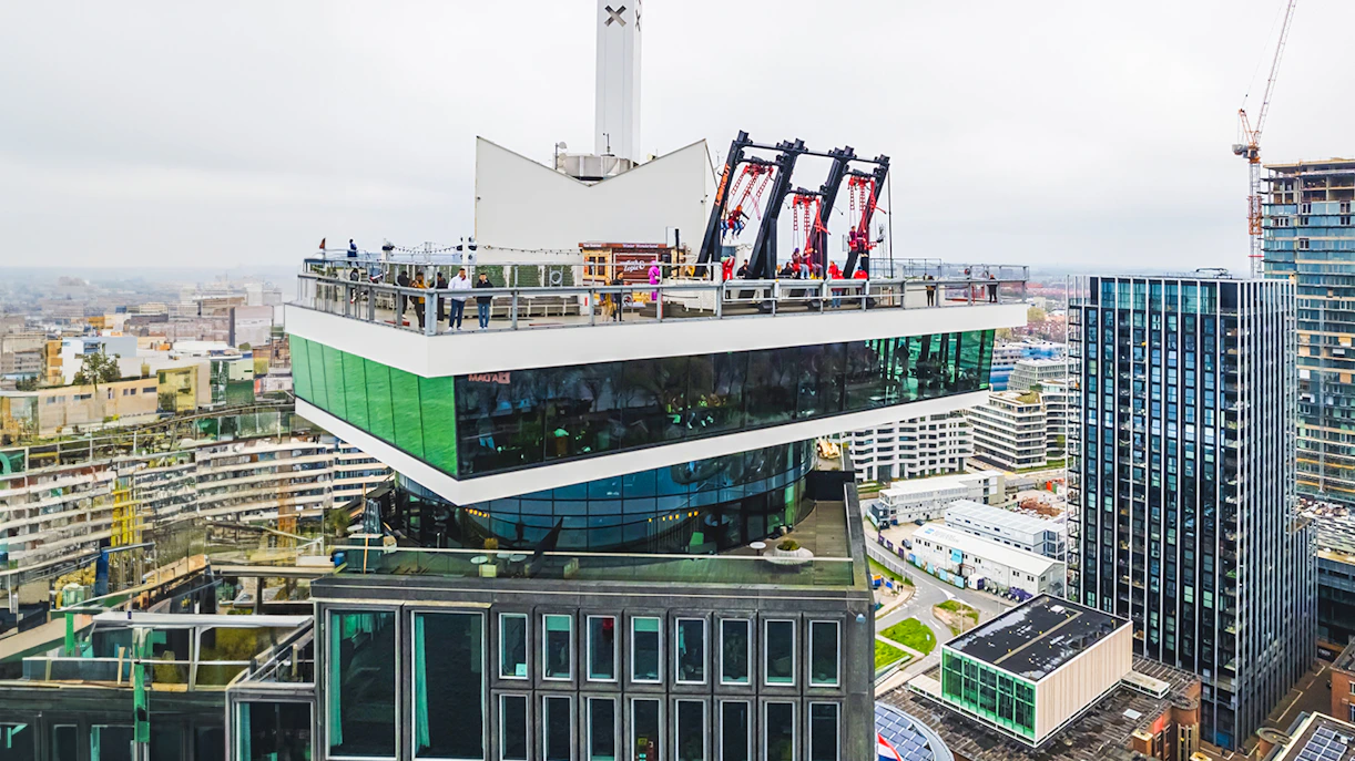 LOOKOUT + Diner at skybar & restaurant MADAM