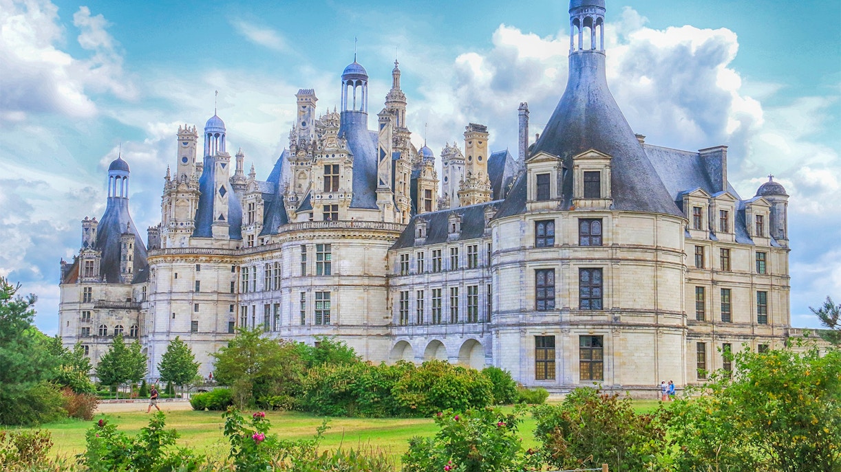Best Time to Visit Loire Valley Castles