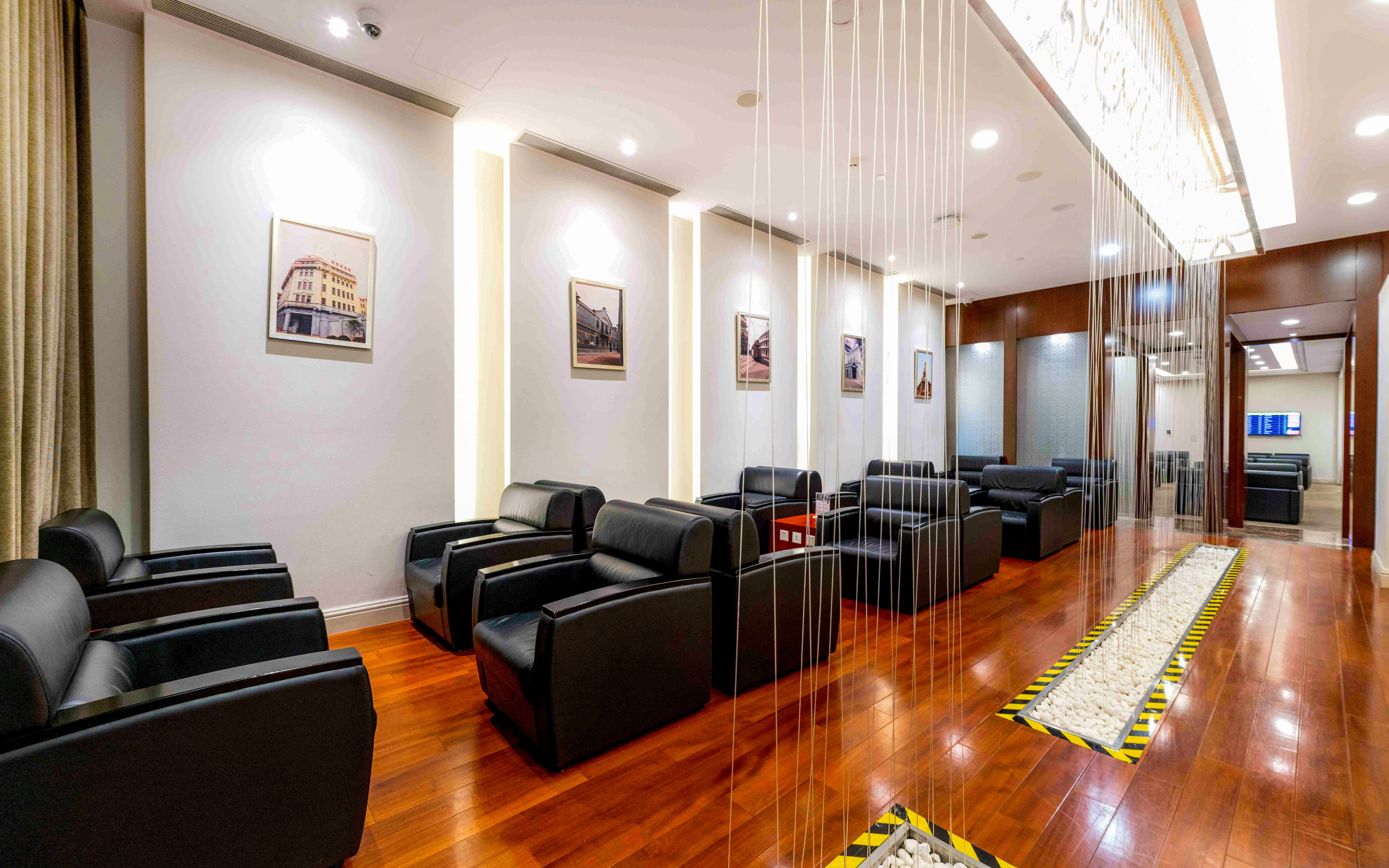Seating area in Shanghai Pudong International Airport Terminal 1 lounge.
