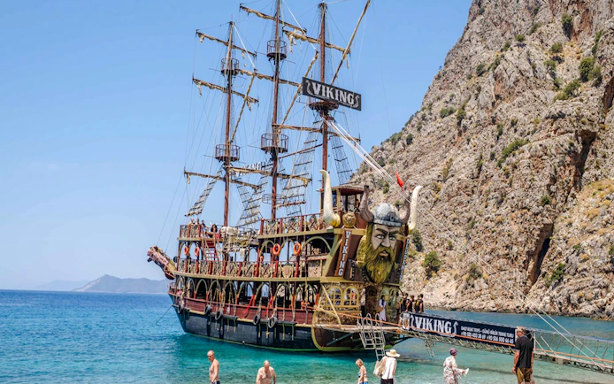 Antalya: Lara Pirate Boat Cruise with Lunch and Hotel Transfers