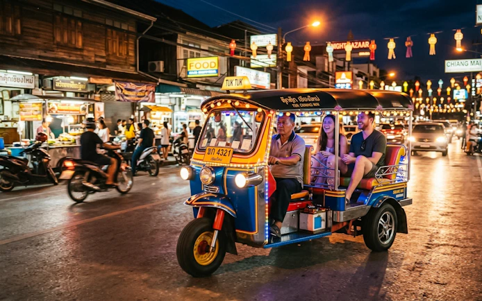 Chiang Mai Night Tuk-Tuk Tour: Temples and Night Market with Street-Food Tasting