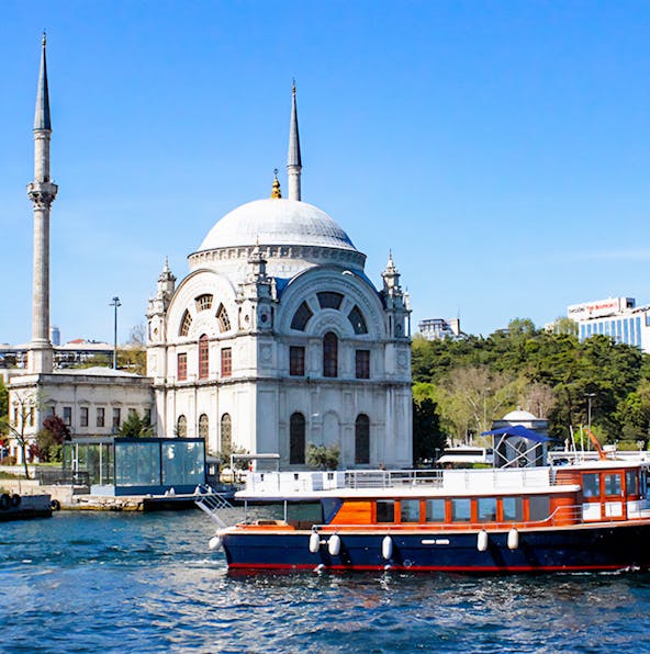 Best Bosphorus cruises in Istanbul for sightseeing on the waters